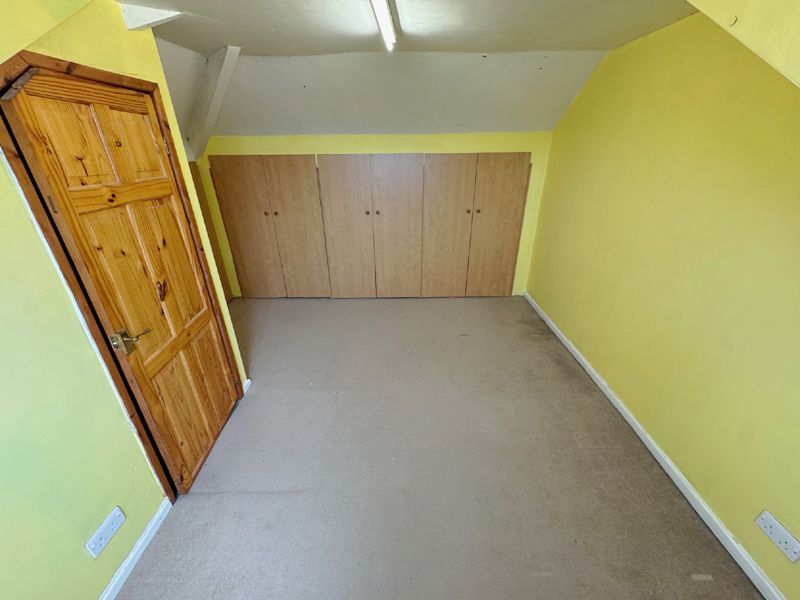 Property photo 3 of 15 Loft Room