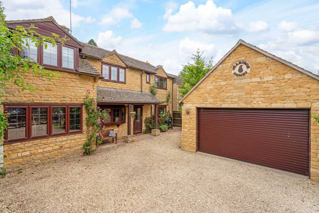 Property photo 1 of 35