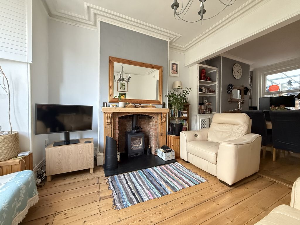 Property photo 3 of 12 Photo 1