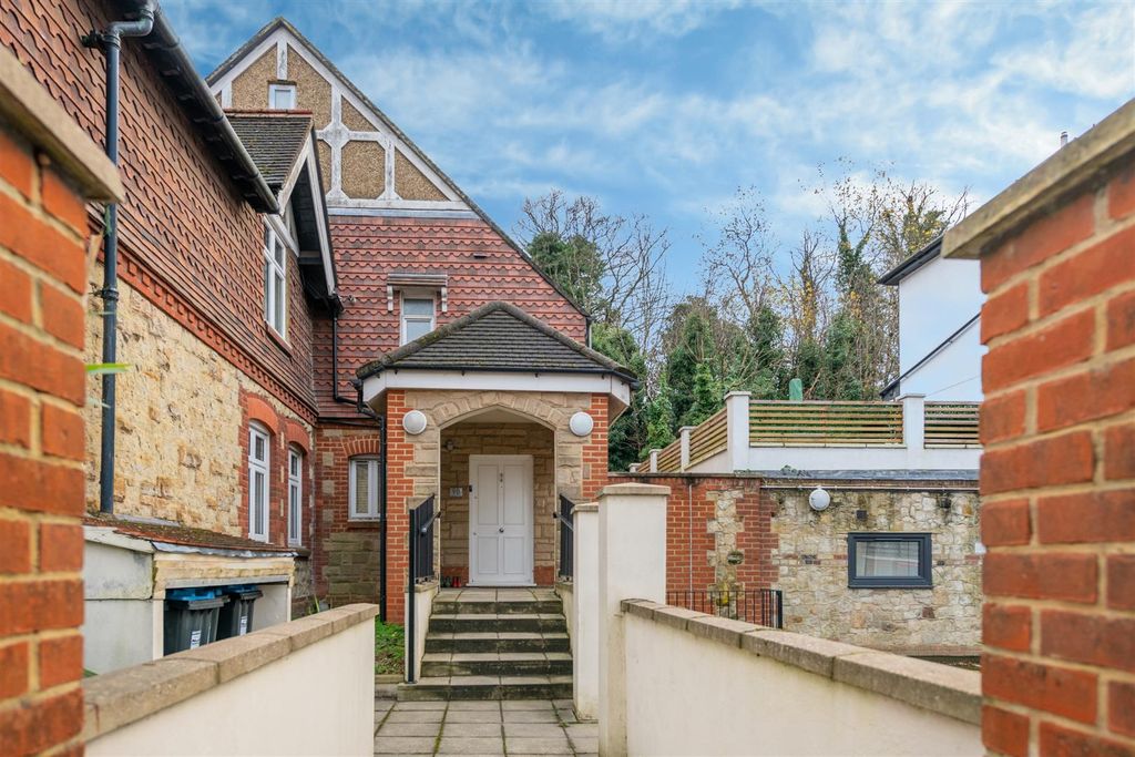 Property photo 1 of 20