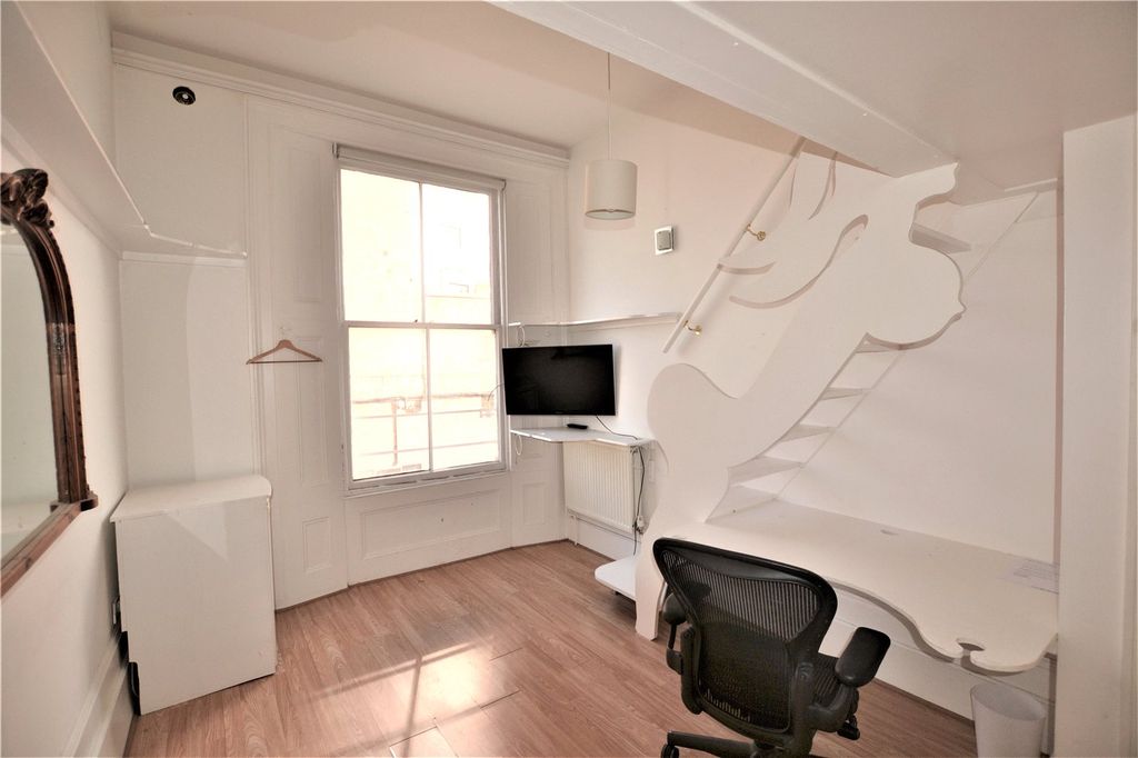 Property photo 2 of 6 Picture No. 16