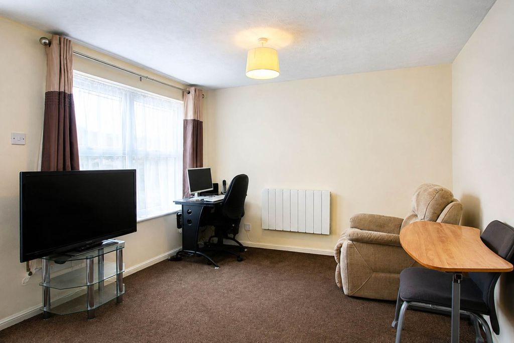 Property photo 2 of 7