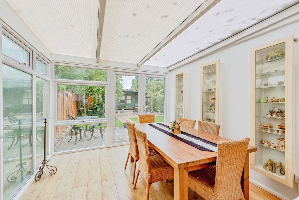 Property photo 3 of 16 Dining Area