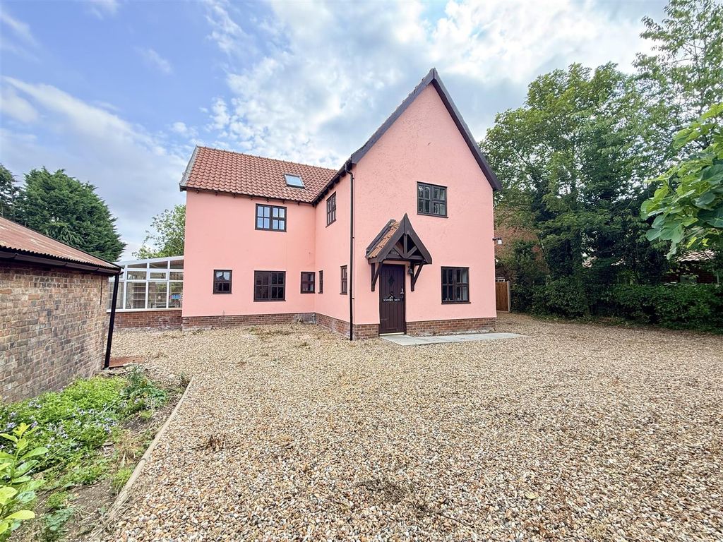 Property photo 1 of 32