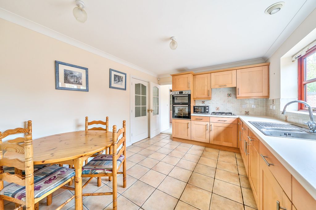 Property photo 2 of 19