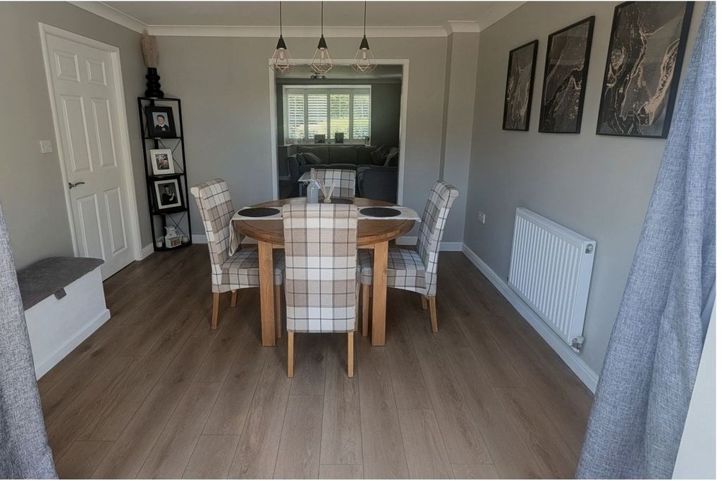 Additional image 8 of 4 bed detached house for saleLinnet Close, Littlehampton BN17