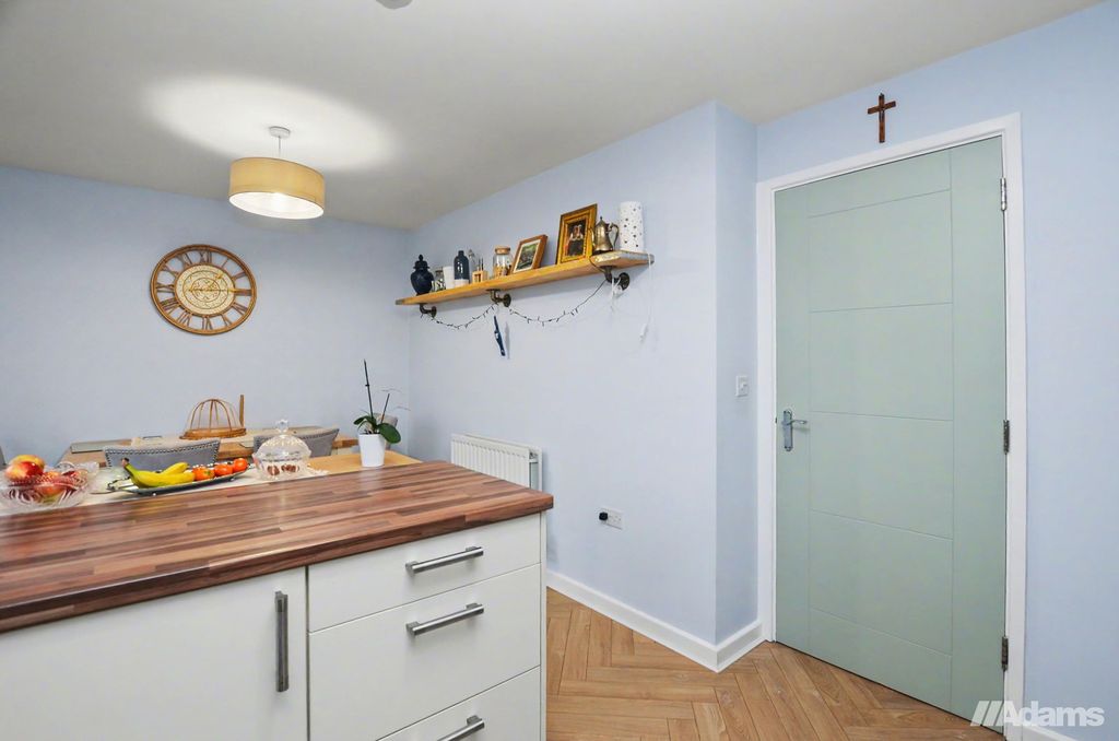 Property photo 3 of 23