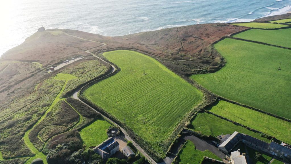 Property photo 2 of 6