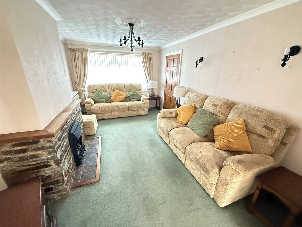 Property photo 3 of 19 Picture No. 07