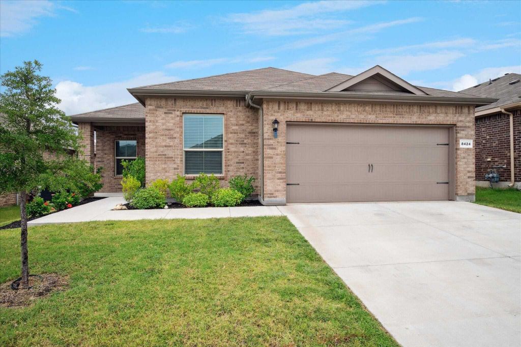 Property photo 1 of 31