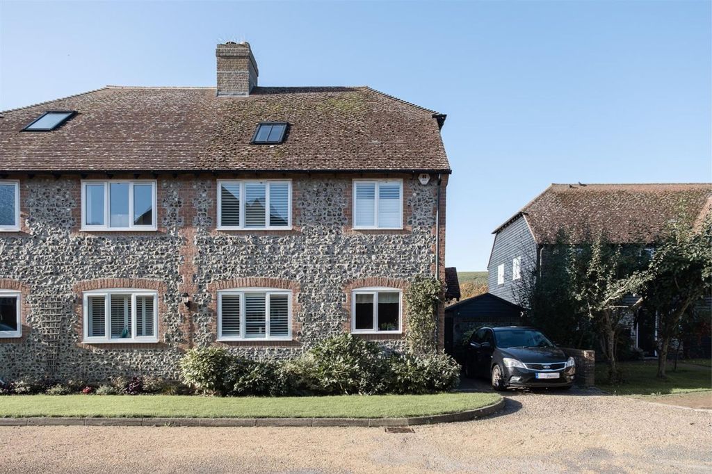 Property photo 3 of 29