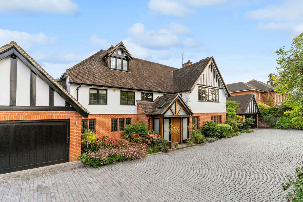 Property photo 1 of 89
