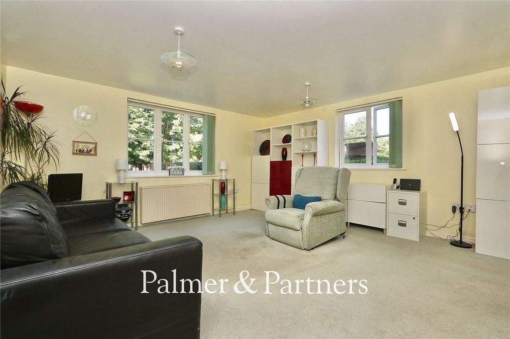 Property photo 3 of 15 Picture No. 10