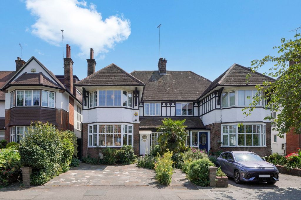 Property photo 1 of 20 Rodborough Road, Golders Green Nw11 8Sa
