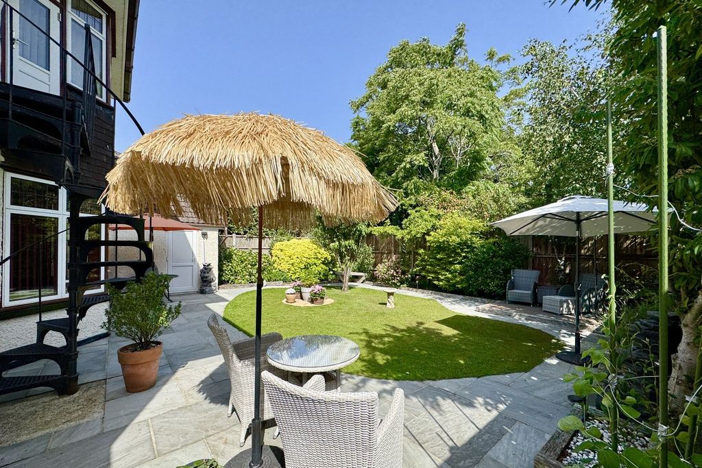 Property photo 3 of 24