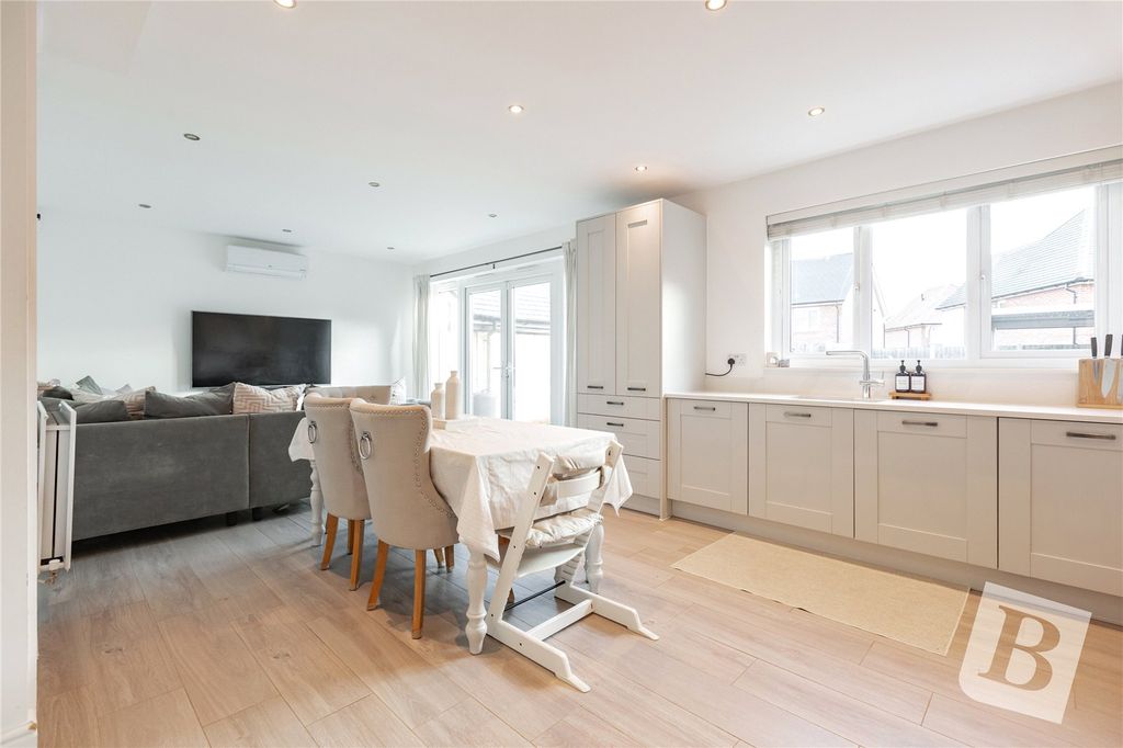 Property photo 3 of 23 Kitchen/Diner