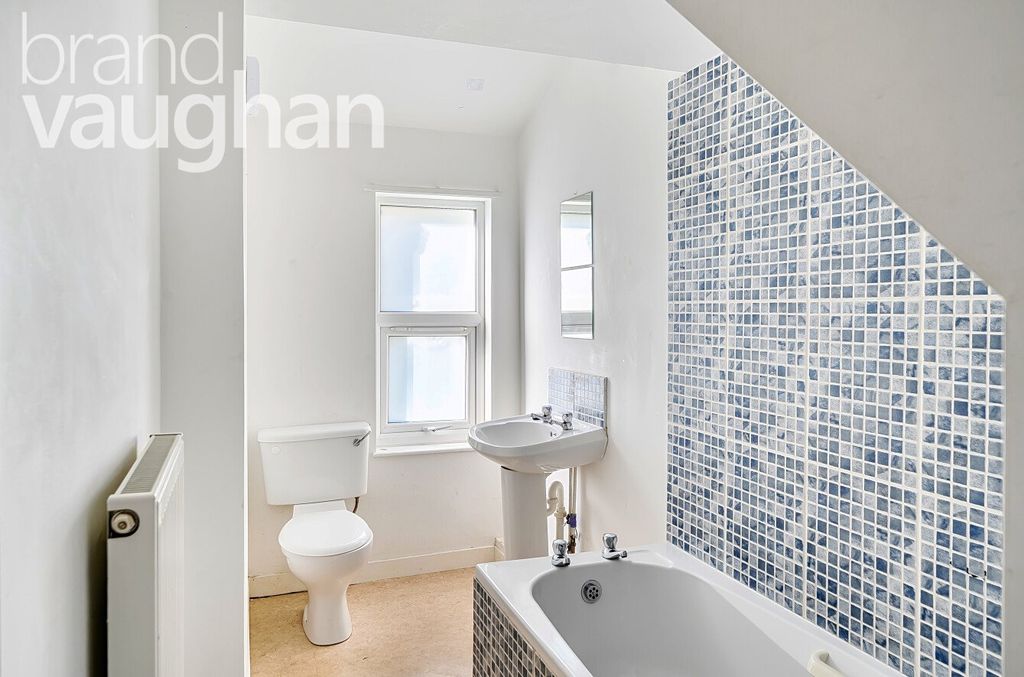 Property photo 3 of 10 Picture No. 13