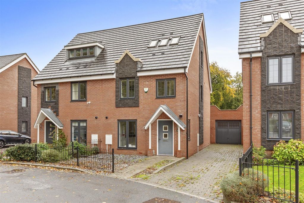 Property photo 1 of 15 46 Trinity Circle, Hp11 1Fd-15.Jpg