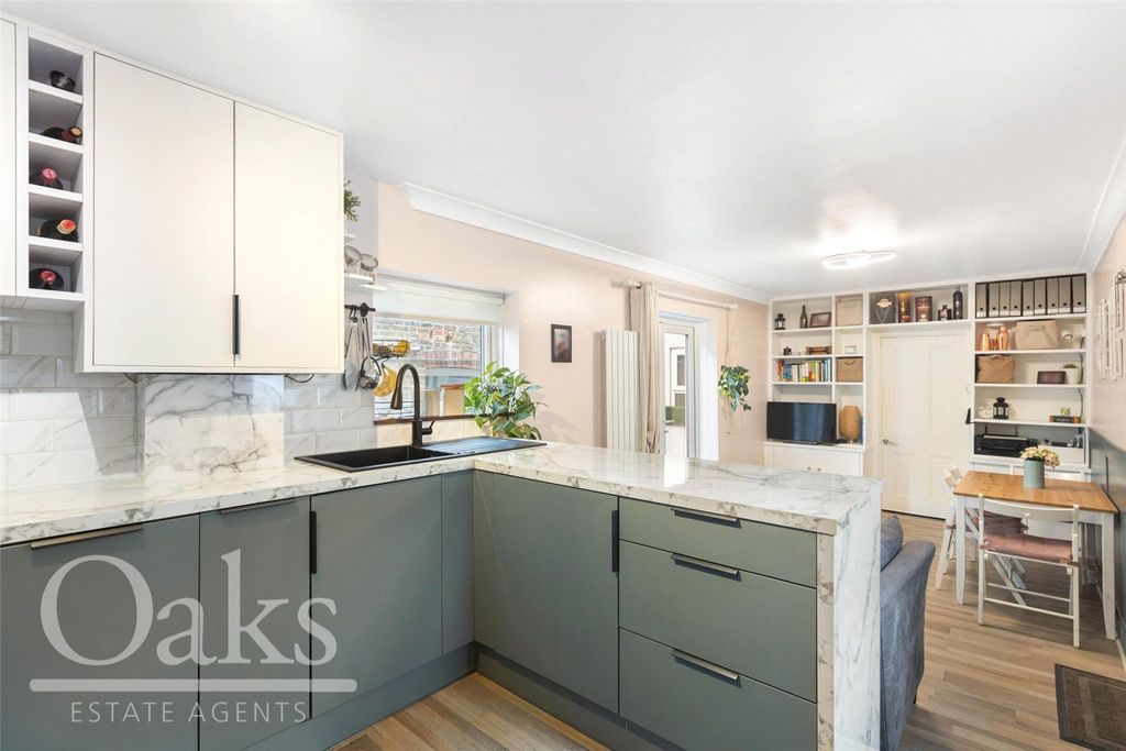 Property photo 2 of 17 Picture No. 10