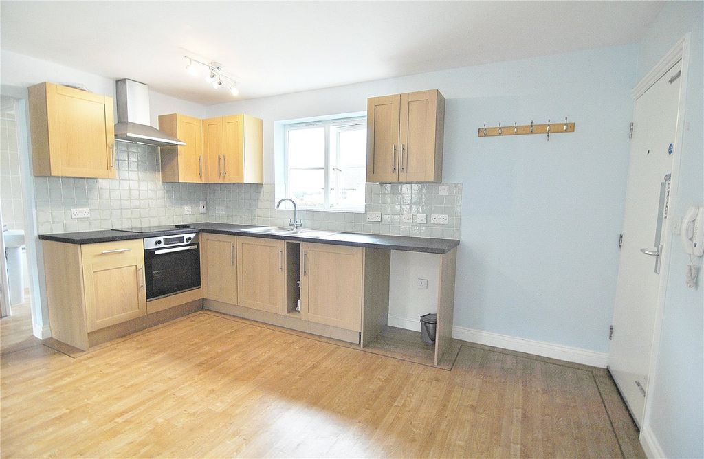 Property photo 3 of 9 Picture No. 18