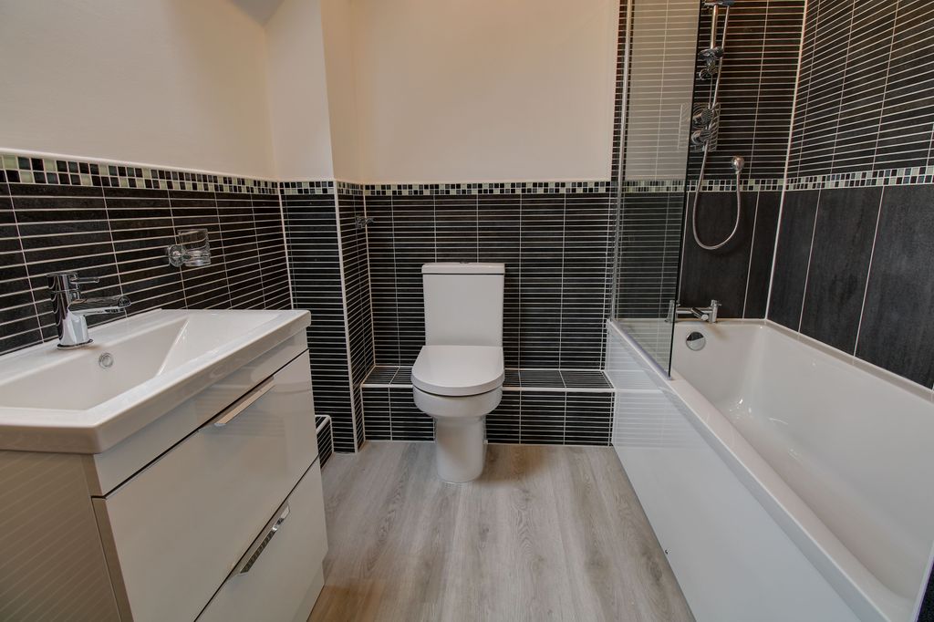 Property photo 2 of 10 B8