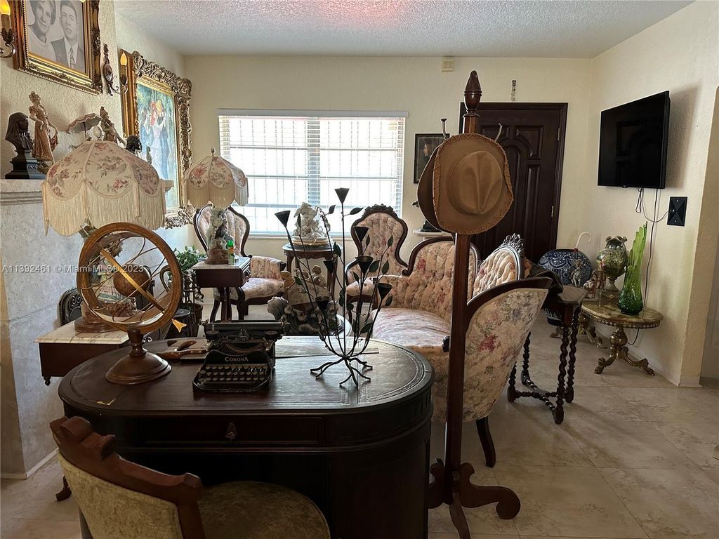 Property photo 3 of 11 <Alttext/>