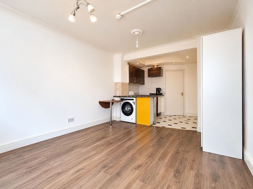 Property photo 3 of 7