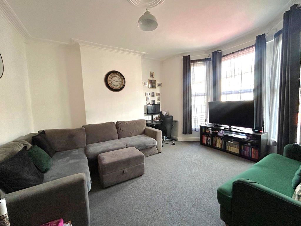 Property photo 2 of 14 Picture No. 29