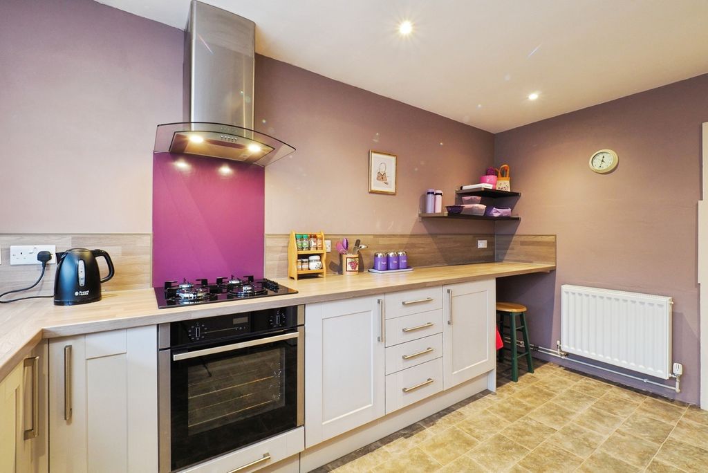 Property photo 2 of 20 Pbox-Img.Jpg