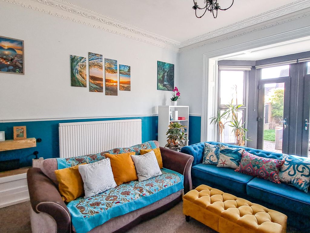 Property photo 2 of 21 Living Room