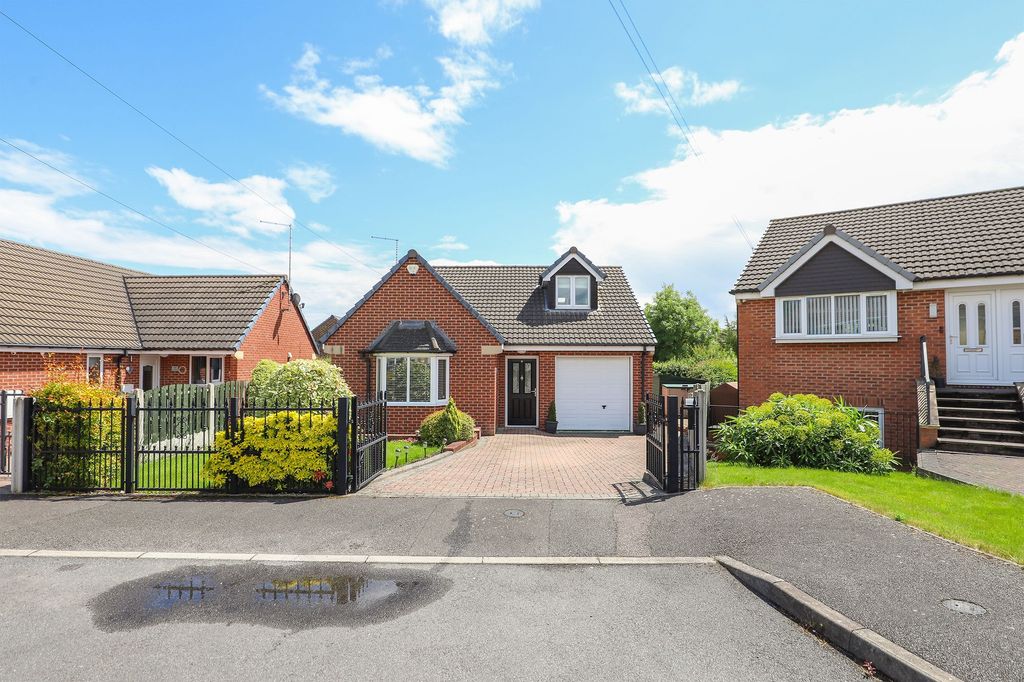 Property photo 1 of 18