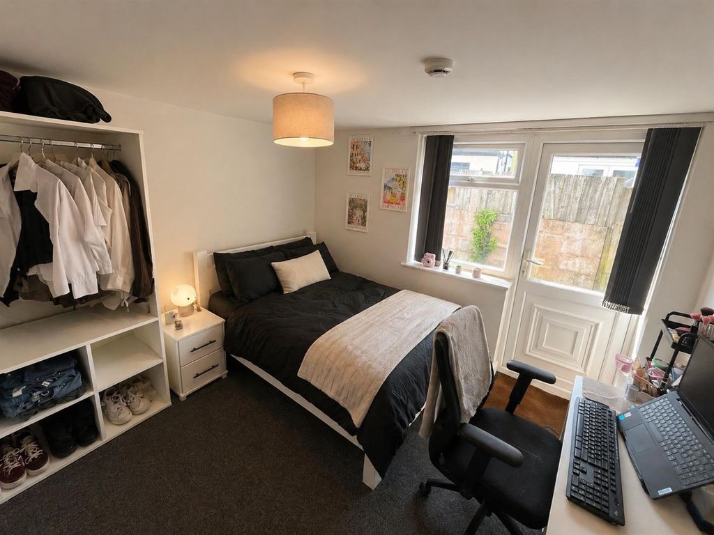 Property photo 1 of 10 9711212.Png