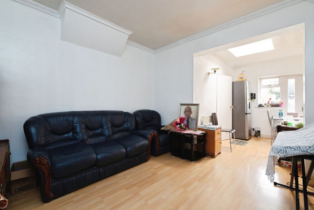 Property photo 3 of 16 Pbox-Img.Jpg