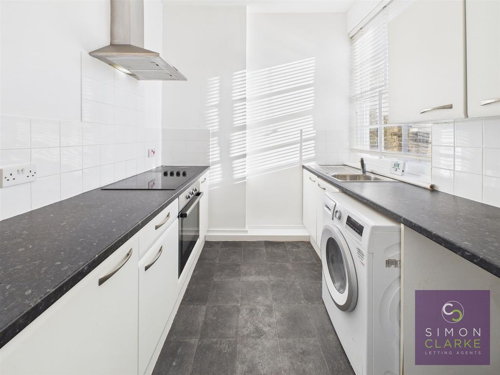 Property photo 2 of 9 Cam05425G0-Pr0081-Still004.Jpg