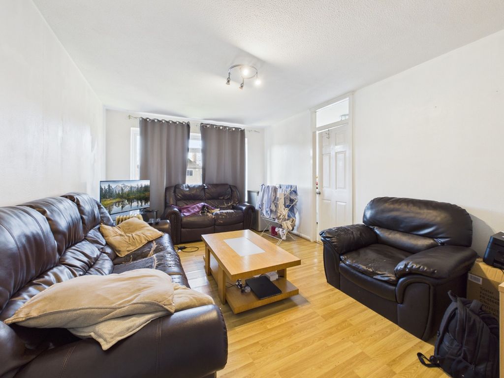 Property photo 1 of 9 4728710