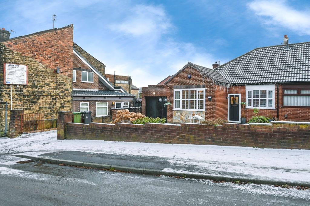 Property photo 2 of 25