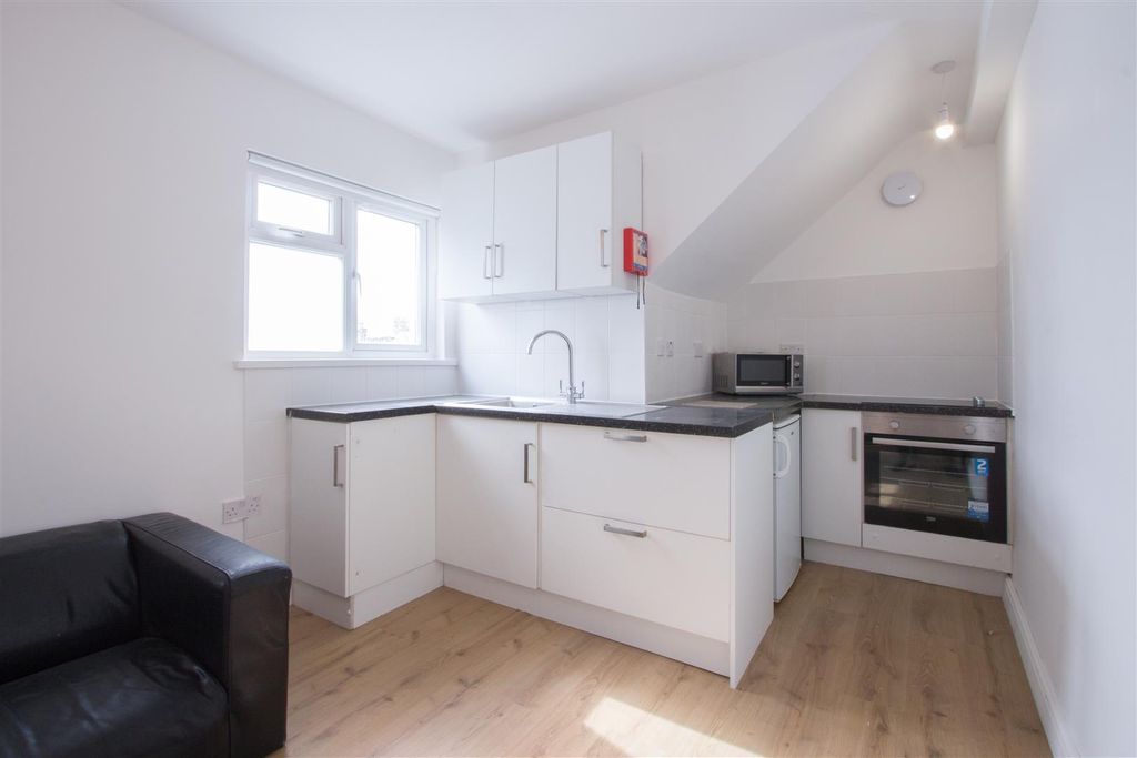 Property photo 3 of 11 Marlborough Road-18.Jpg