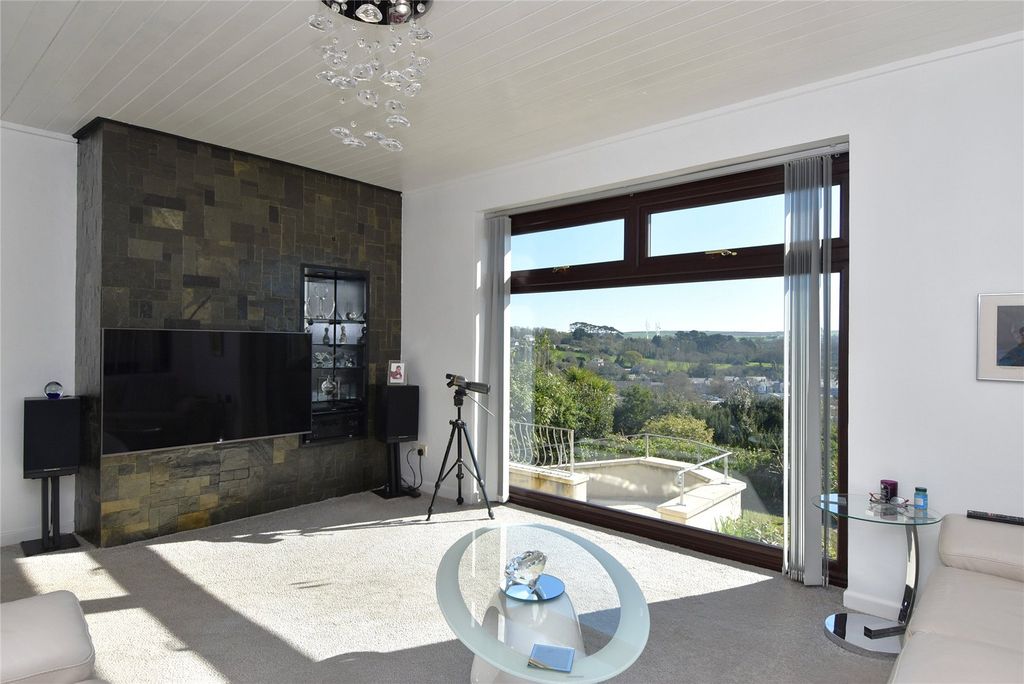 Property photo 2 of 18 Picture No. 05