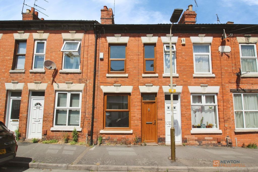 Property photo 1 of 12