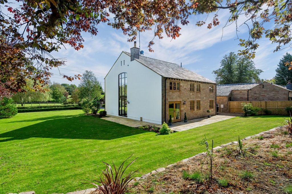 Property photo 2 of 31 The Coach House