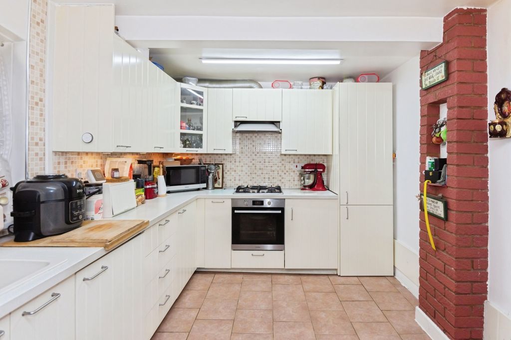 Property photo 2 of 17 Pbox-Img.Jpg