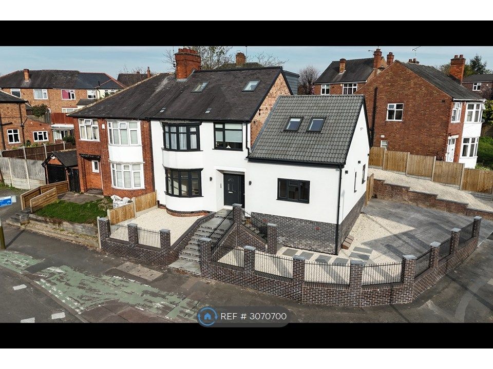 Property photo 1 of 8 34 Braunstone Avenue
