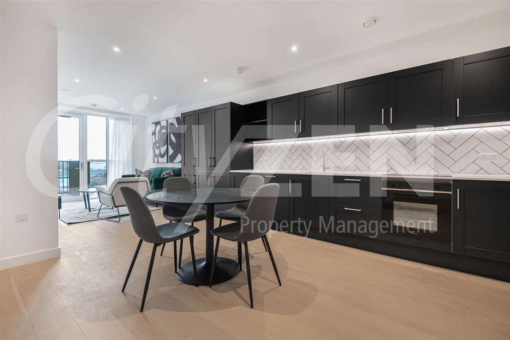 Property photo 3 of 34 Kitchen (Photo Of Actual Flat)