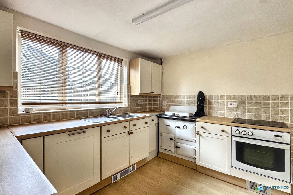 Property photo 2 of 17 Img_4722