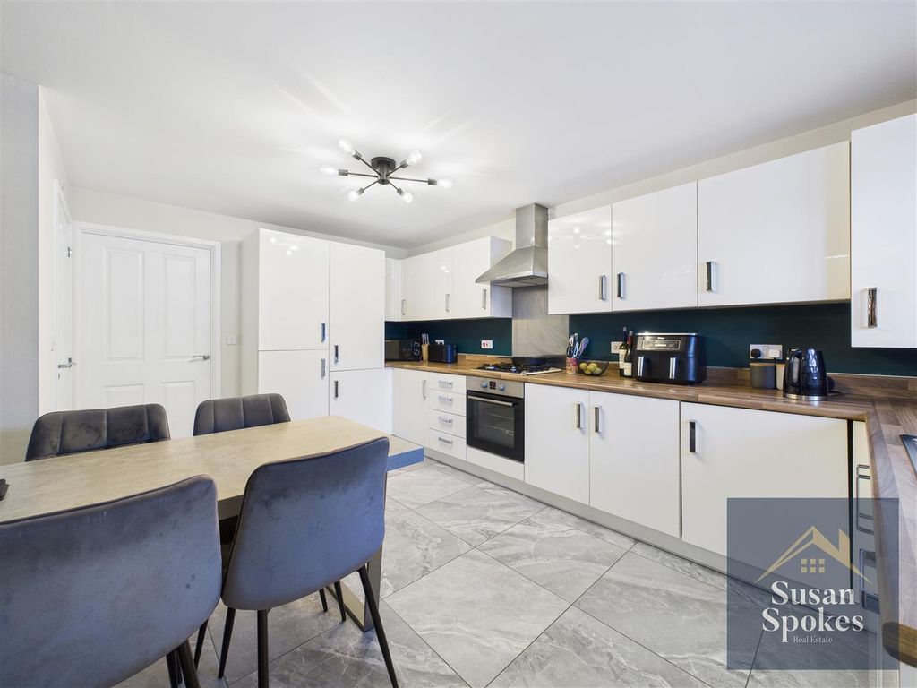 Property photo 3 of 29 Cam01858G0-Pr0199-Still001.Jpg