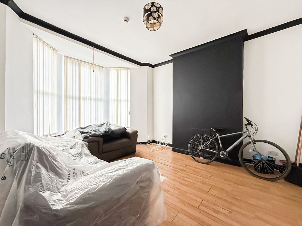 Property photo 3 of 11 Photo 8