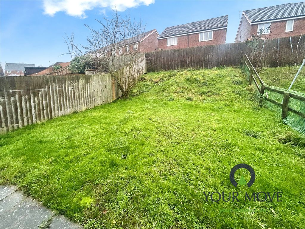 Property photo 2 of 11 External