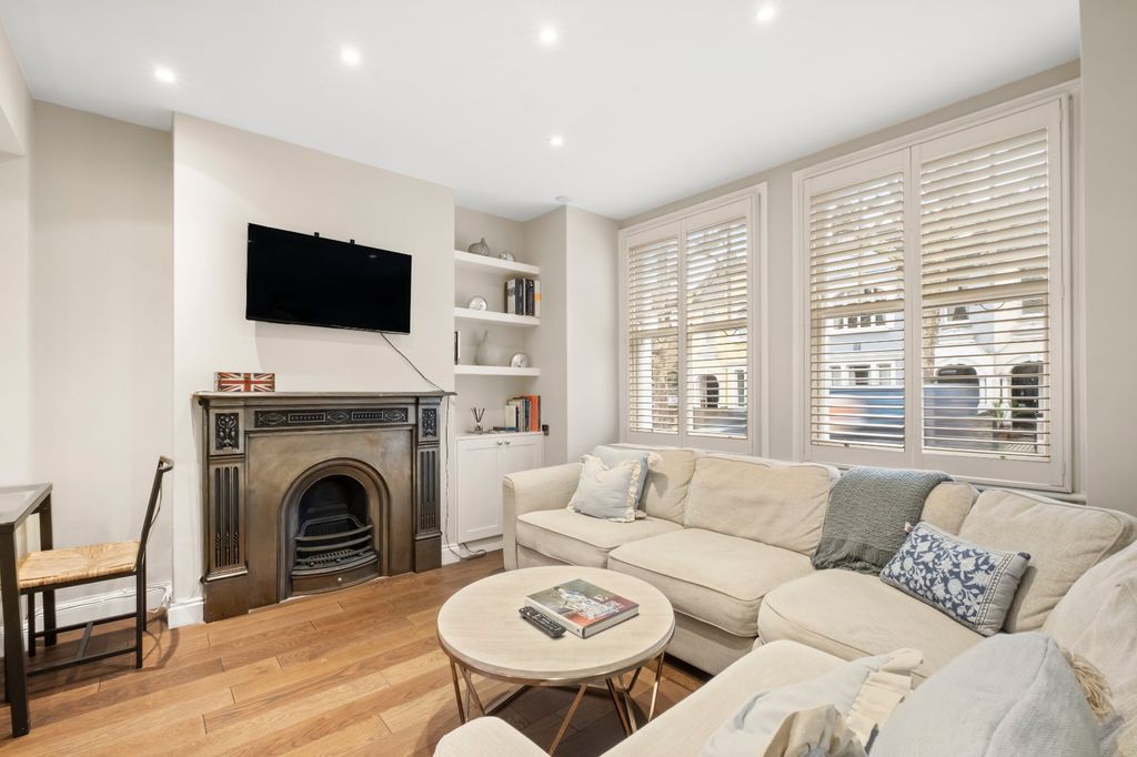 Property photo 1 of 12