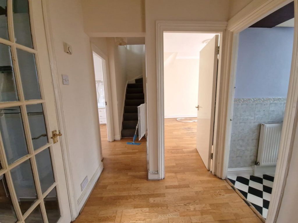 Property photo 2 of 8 Entrance Hallway