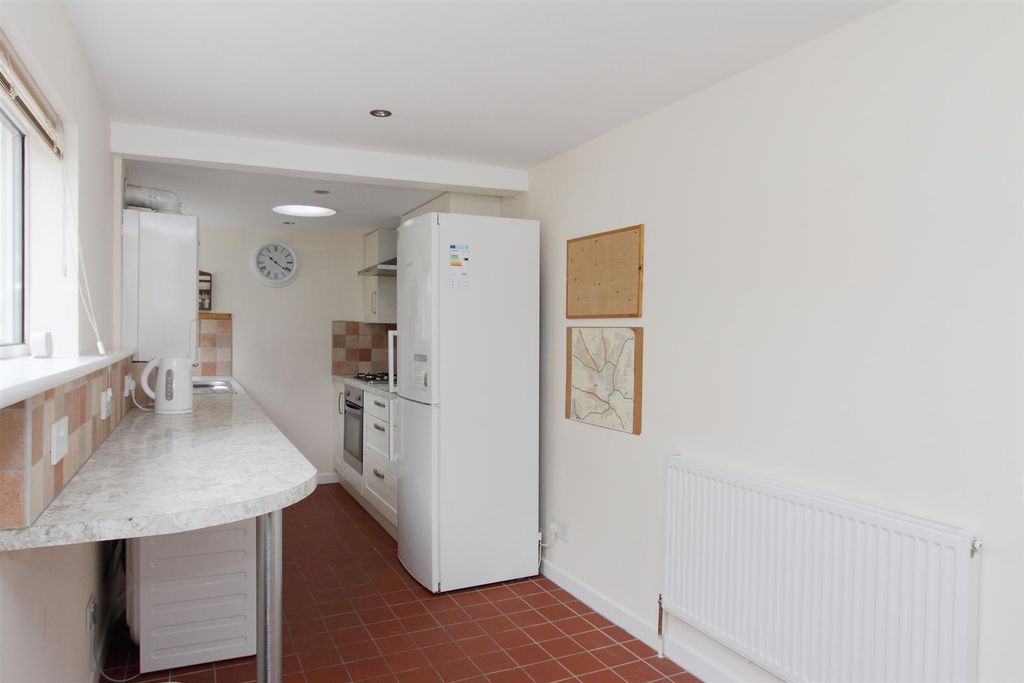 Property photo 2 of 14 77 Estcourt Road Ph21 (12).Jpg